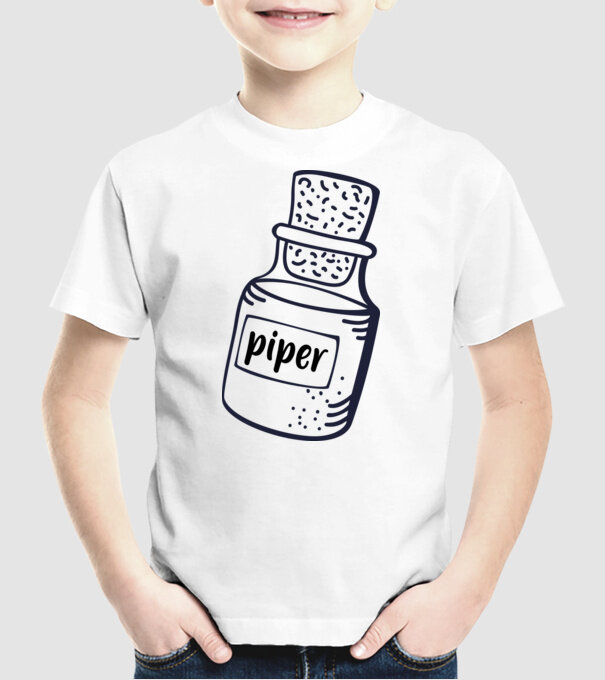 piper model alb pe tricou