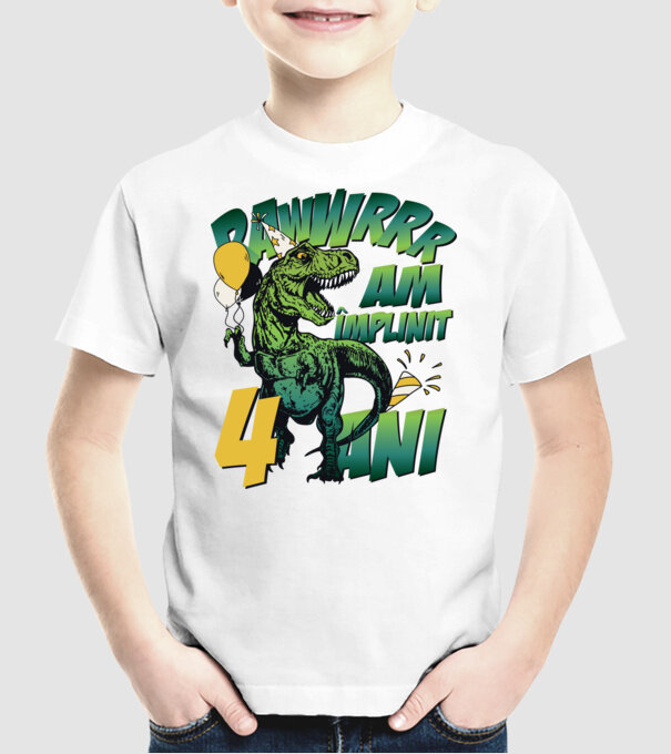 Rawr Am împlinit 4 ani model alb pe tricou