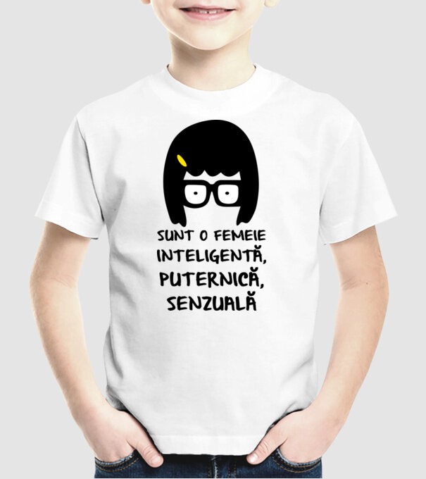 sunt o femeie inteligentă, puternică, senzuală model alb pe tricou