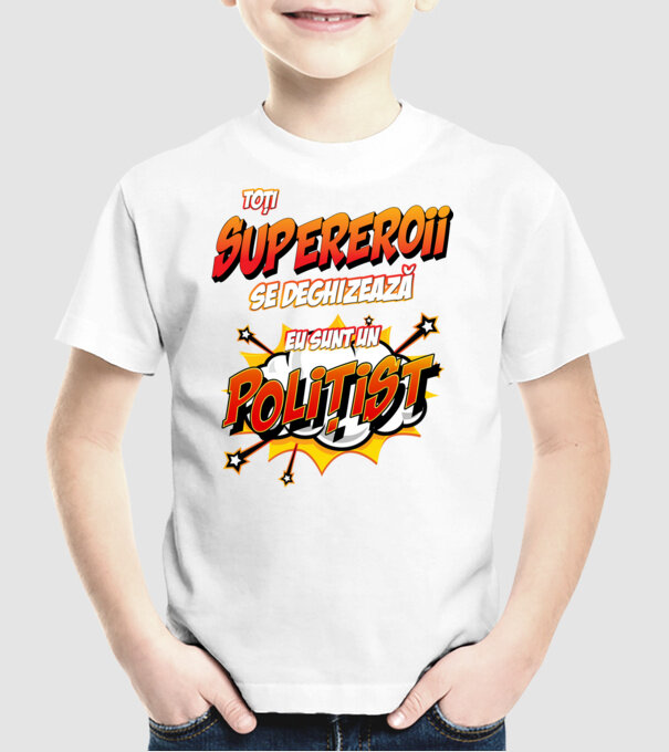 Toți supereroii se deghizează, eu sunt un polițist model alb pe tricou