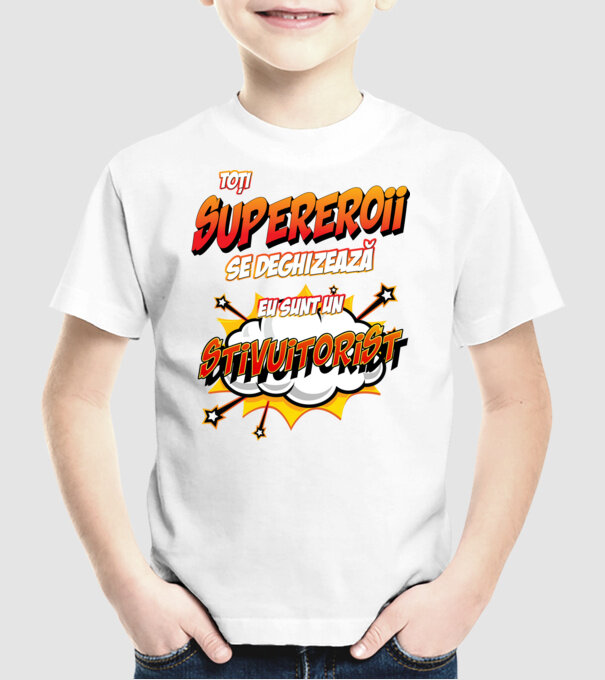 Toți supereroii se deghizează, eu sunt un stivuitorist model alb pe tricou