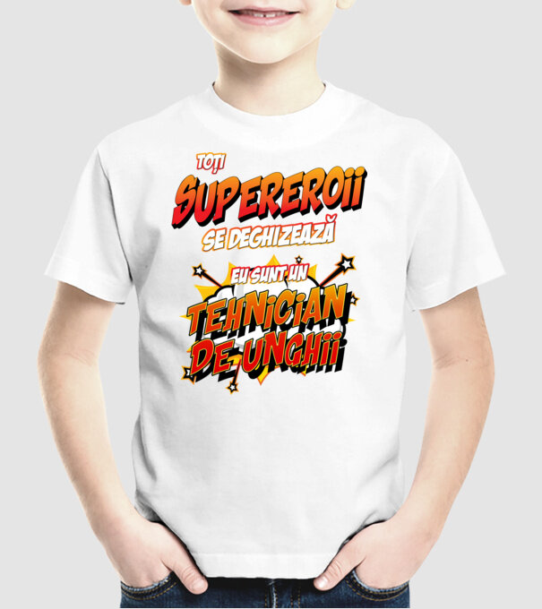 Toți supereroii se deghizează, eu sunt un tehnician de unghii model alb pe tricou
