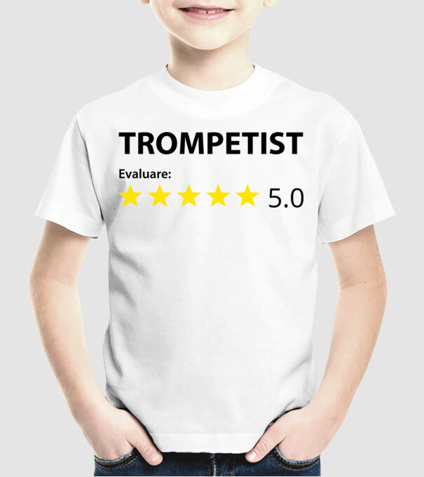 trompetist evaluare model alb pe tricou