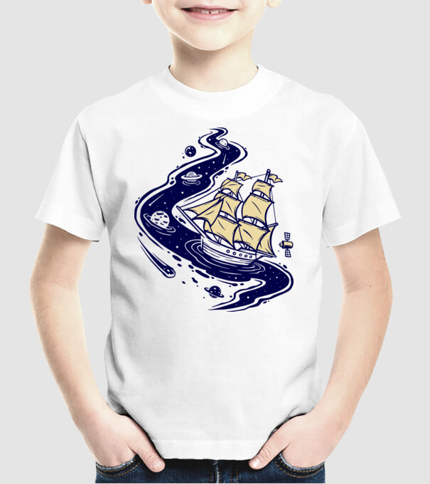 Vapoare model alb pe tricou