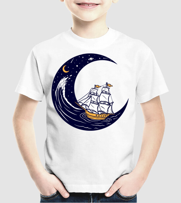 Vapoare model alb pe tricou
