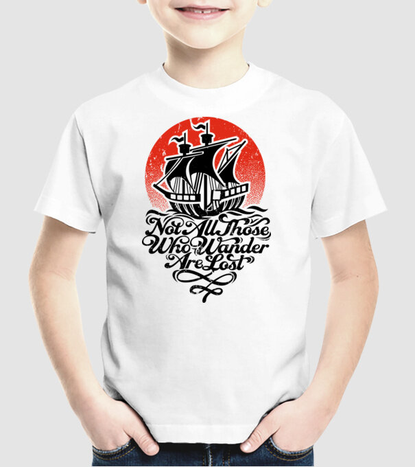Vapoare model alb pe tricou