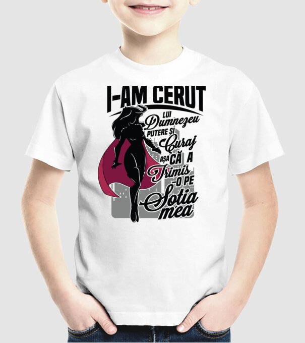 I-am cerut lui Dumnezeu putere și curaj - așa că a trimis-o pe soția mea model alb pe tricou