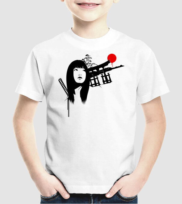 Gheișă model alb pe tricou
