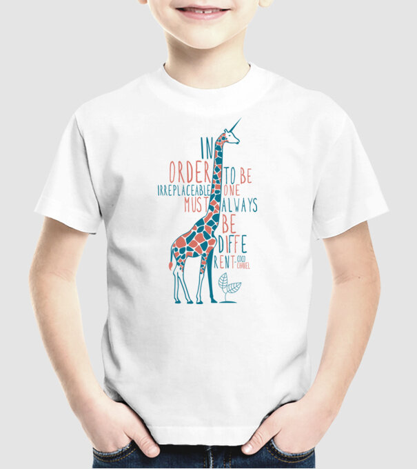 Giraffe model alb pe tricou