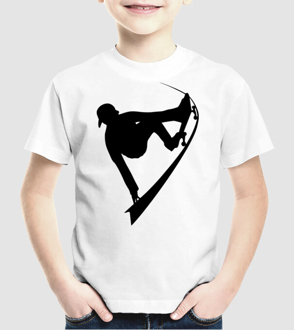 Skateboarder model alb pe tricou