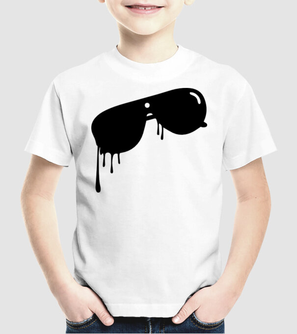 Ne topim model alb pe tricou