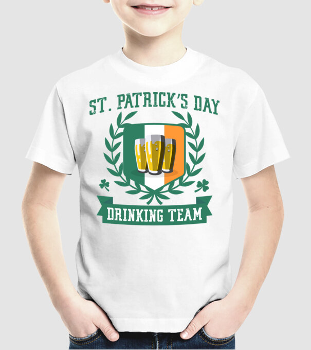 St Patrick Drinking team model alb pe tricou