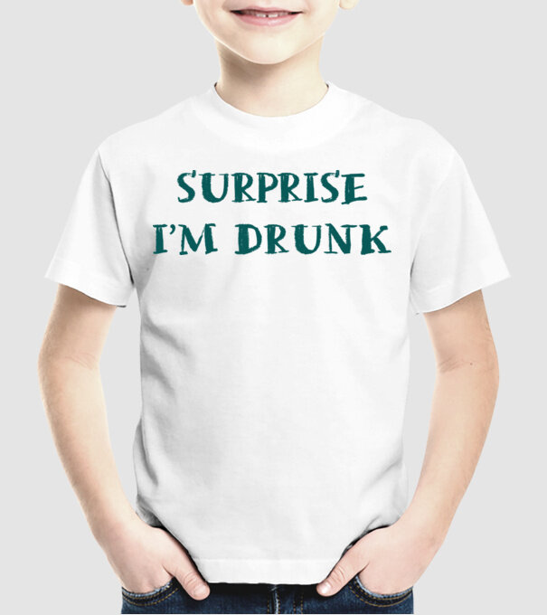 Surprise im drunk model alb pe tricou