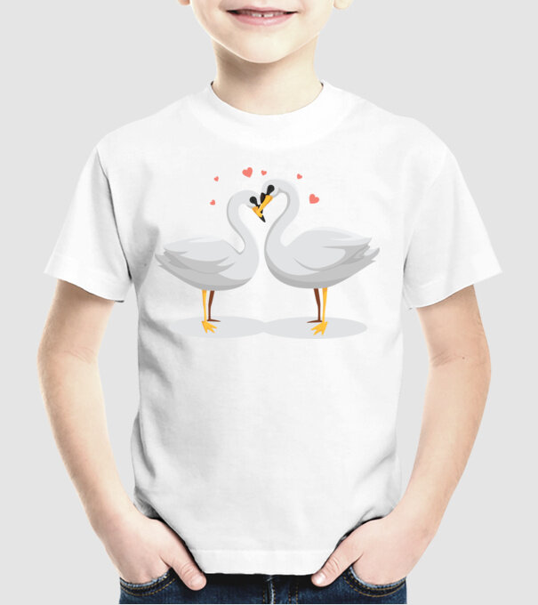 LEBEDE ÎNDRĂGOSTITE model alb pe tricou