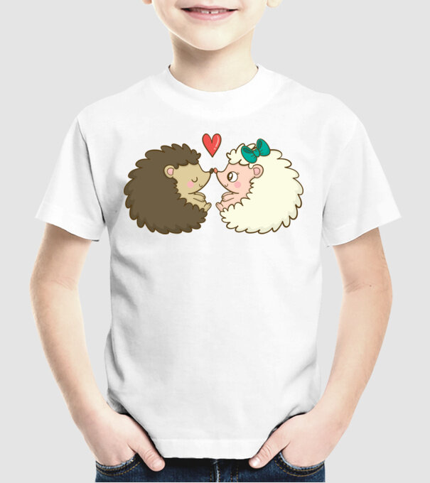 ARICI ÎNDRĂGOSTIȚI model alb pe tricou