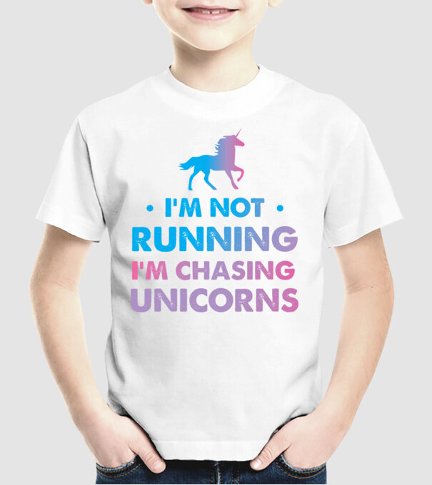 Unicorn Alergare model alb pe tricou