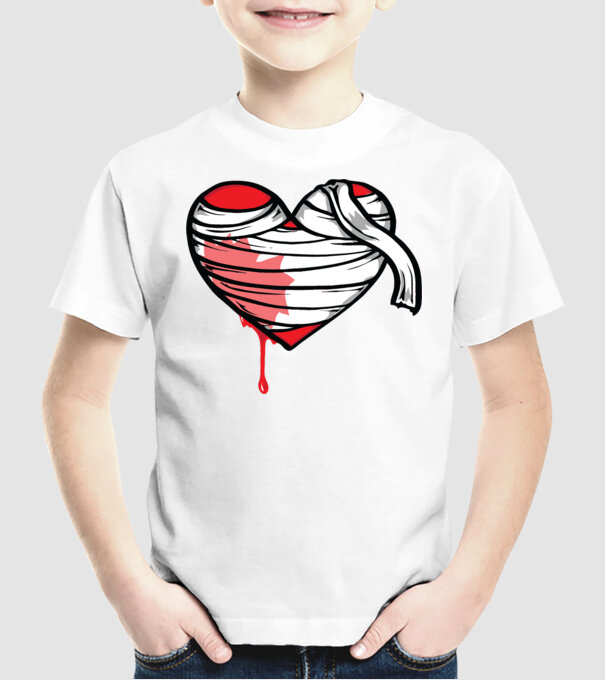 Inimă sângerândă model alb pe tricou