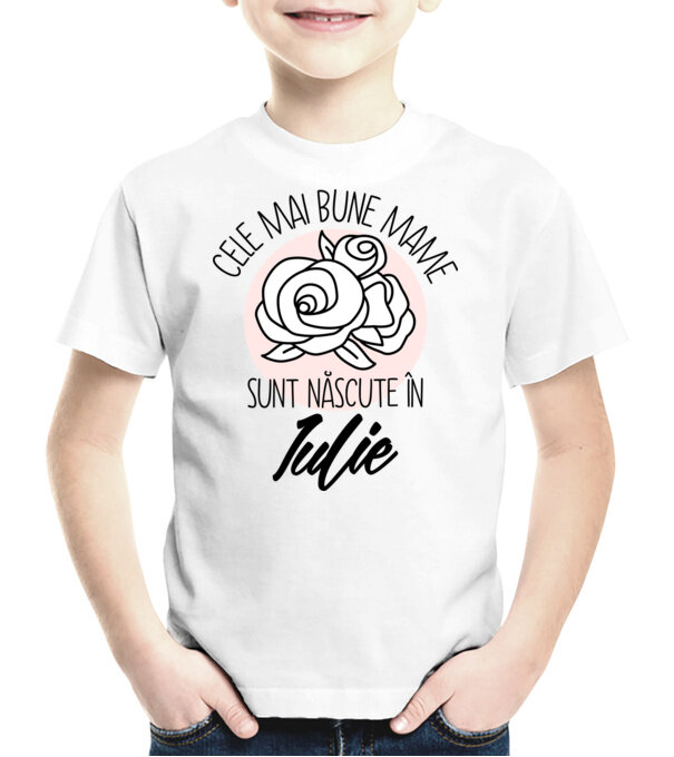  model  pe tricou