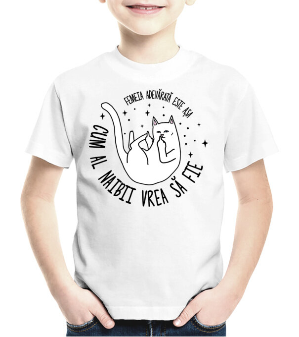  model  pe tricou