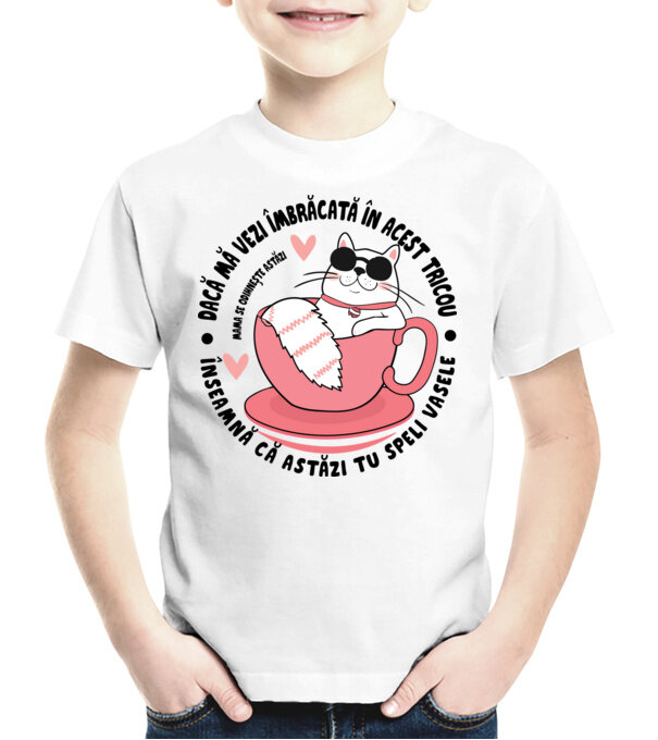  model  pe tricou