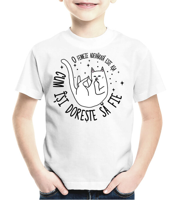  model  pe tricou