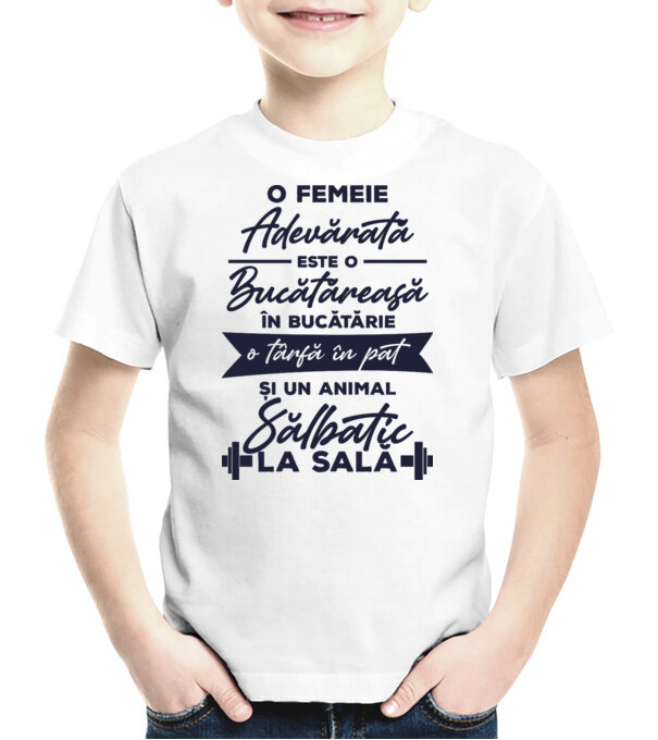  model  pe tricou
