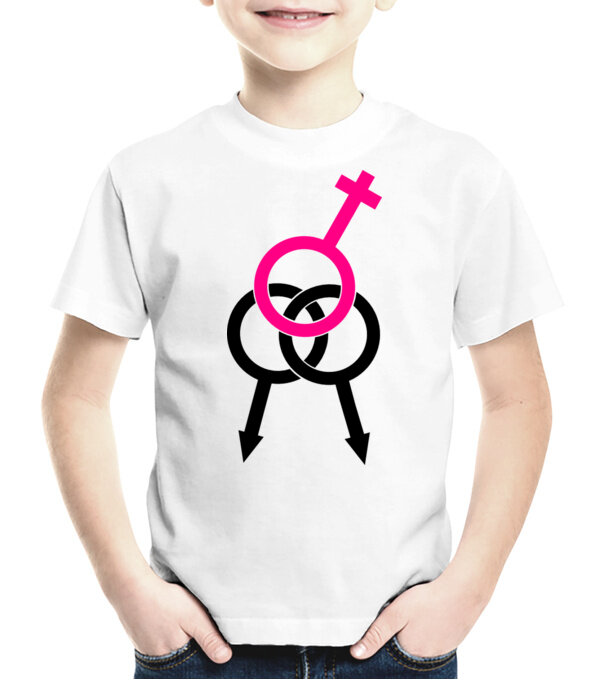  model  pe tricou