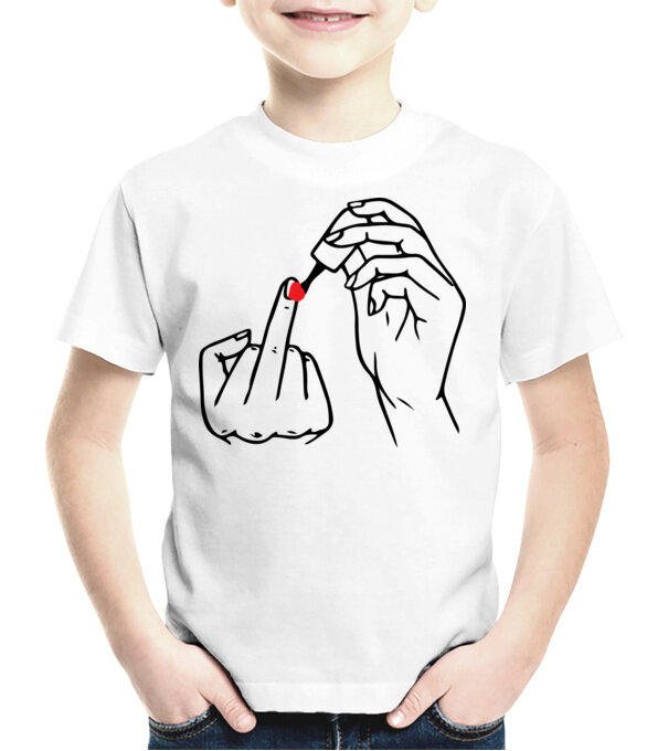  model  pe tricou