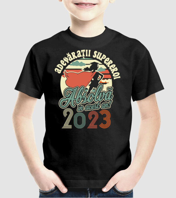 Adevărații supereroi  model negru pe tricou