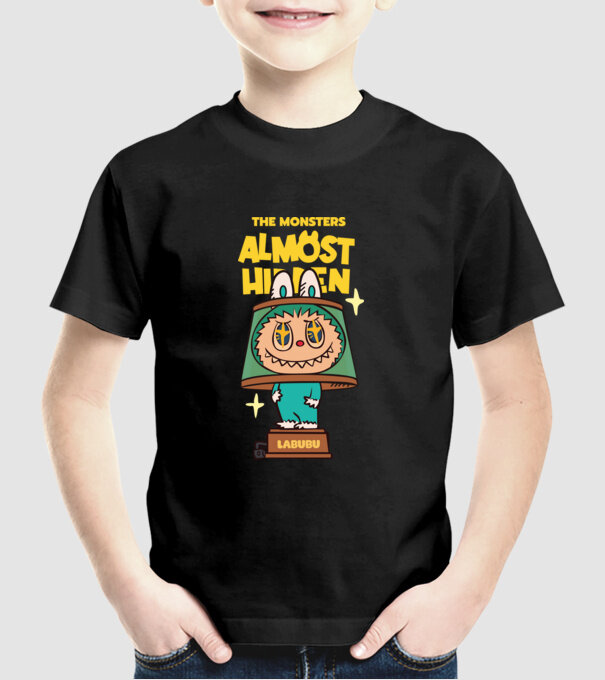 Almost Hidden model negru pe tricou