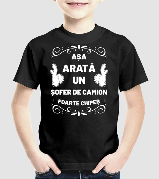 Așa arată un șofer de camion foarte chipeș model negru pe tricou