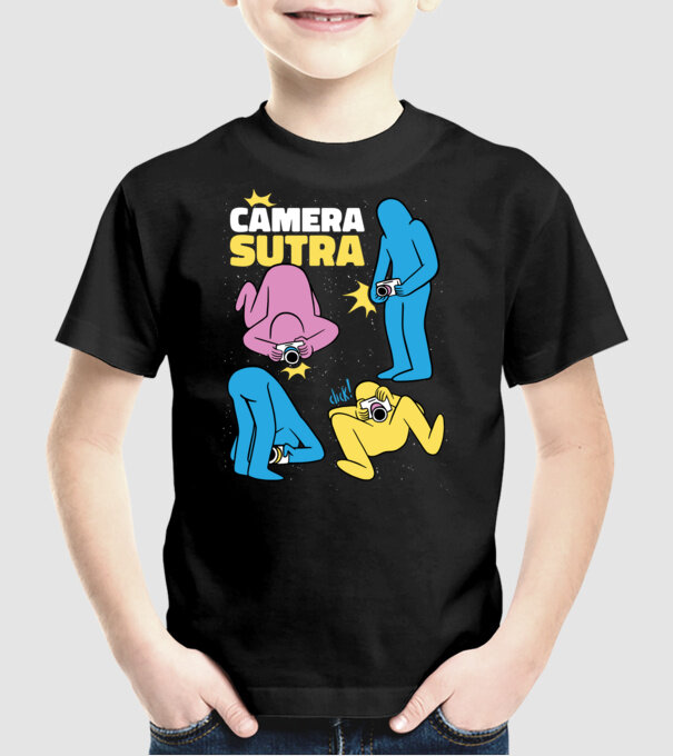 Camera sutra 2 model negru pe tricou