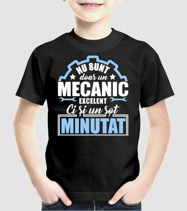 Nu sunt doar un mecanic excelent, ci și un soț minunat! model negru pe tricou