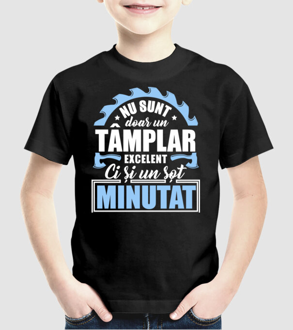 Nu sunt doar un tâmplar excelent, ci și un soț minunat! model negru pe tricou