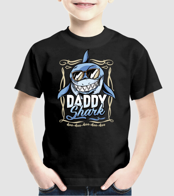 Daddy Shark model negru pe tricou