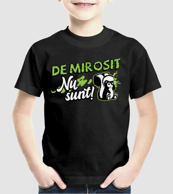 De mirosit nu sunt model negru pe tricou