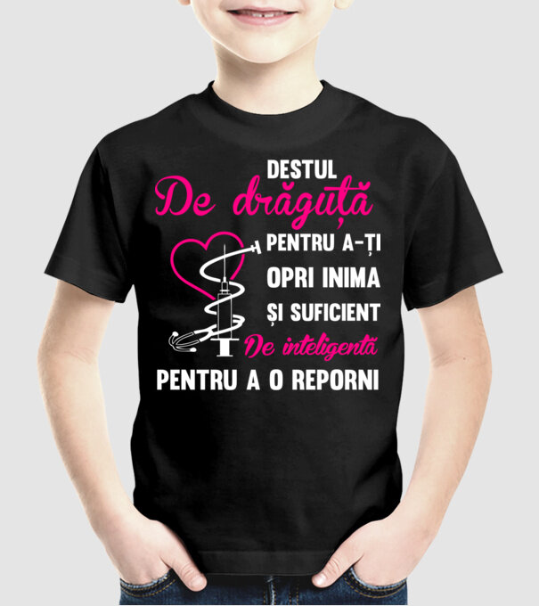 Destul de drăguță pentru a-ți opri inima și destul de inteligentă pentru a o reporni model negru pe tricou