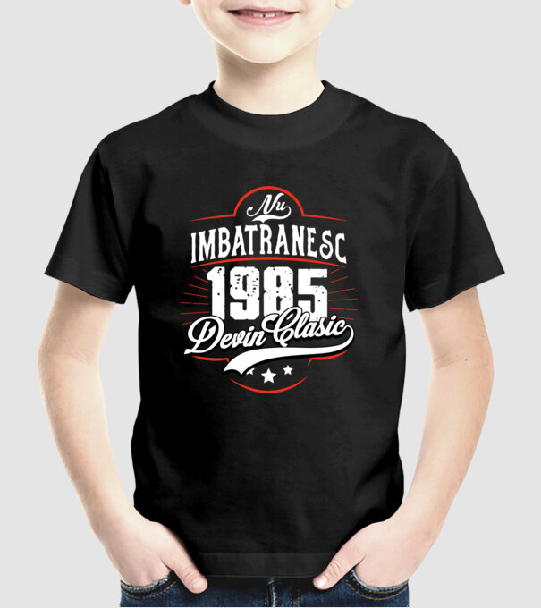 Devin Clasic - 1985 model negru pe tricou