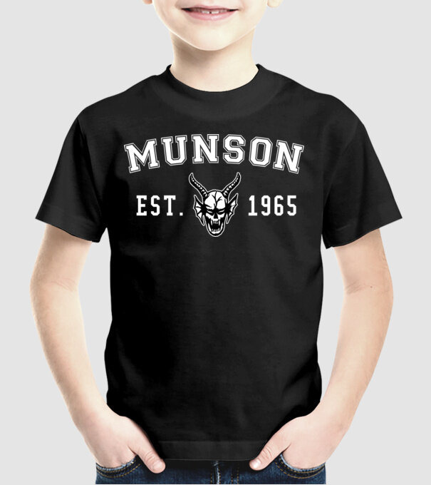 eddi munson est 1965 model negru pe tricou