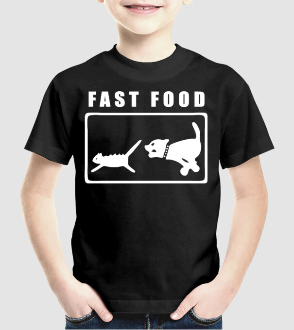 fast food model negru pe tricou