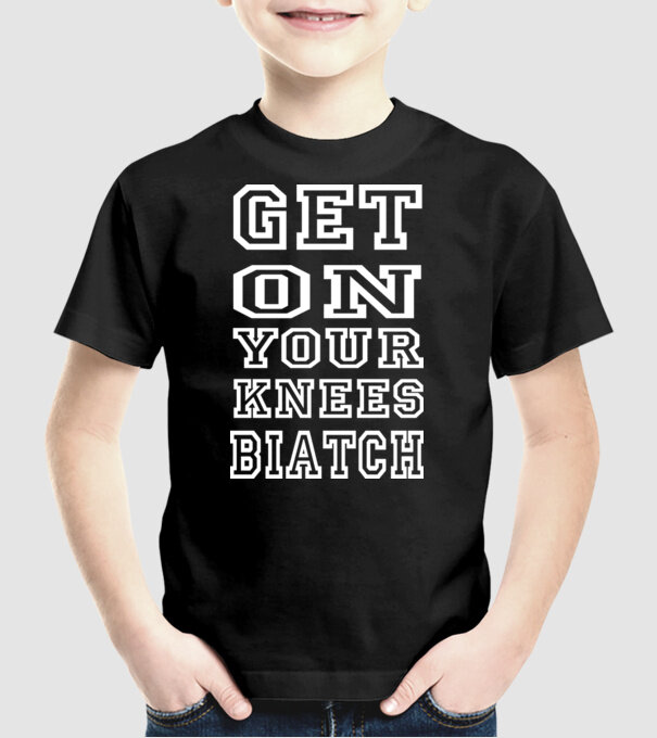 GET ON KNEES model negru pe tricou