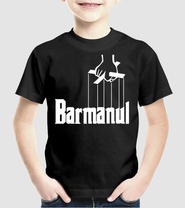 Barmanul model negru pe tricou