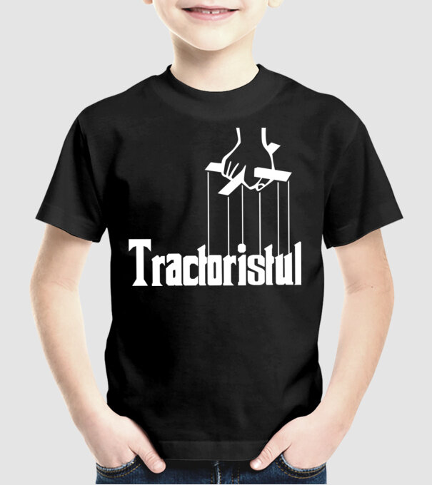 Tractoristul model negru pe tricou