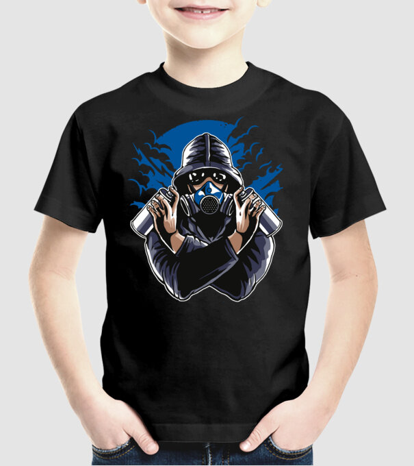 Graffiti model negru pe tricou