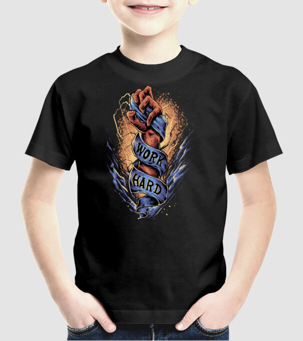 Graffiti model negru pe tricou