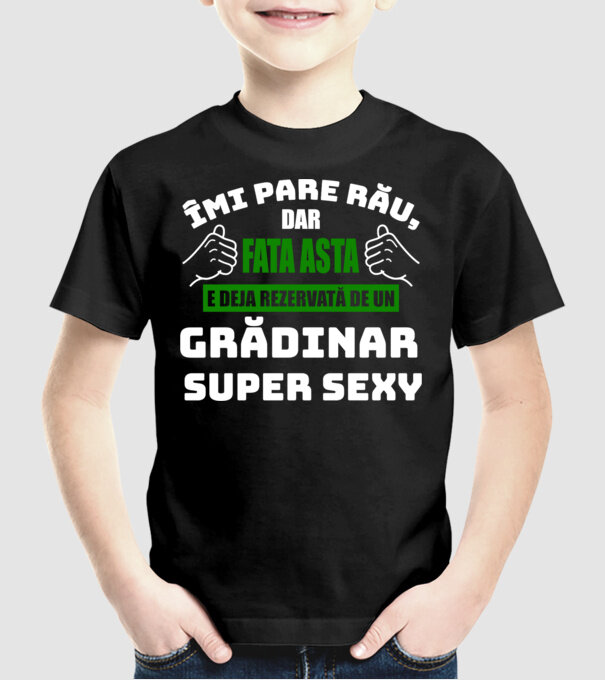 Îmi pare rău, dar fata asta e deja rezervată de un grădinar super sexy model negru pe tricou