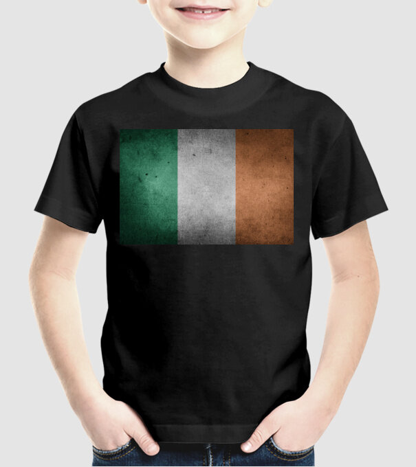 IRELAND model negru pe tricou