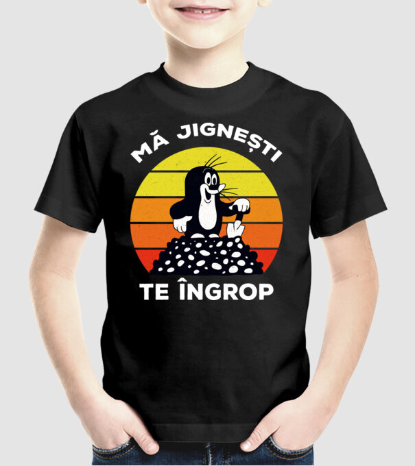 mă jignești, te îngrop model negru pe tricou