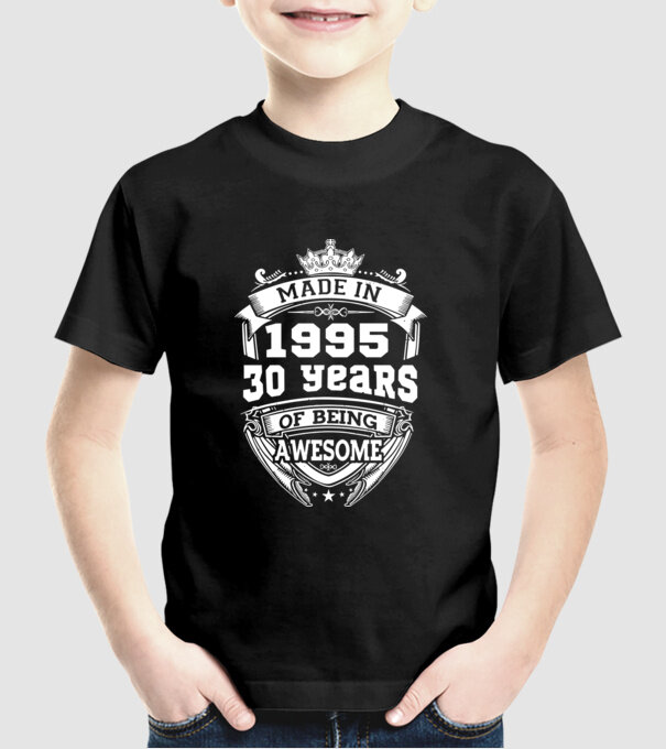 Made in awesome 1995 model negru pe tricou