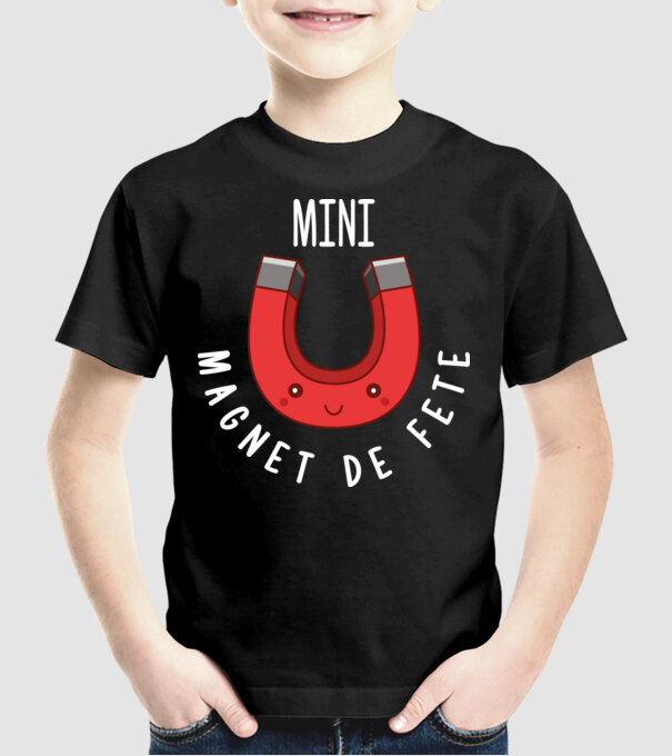 Mini magnet de fete model negru pe tricou